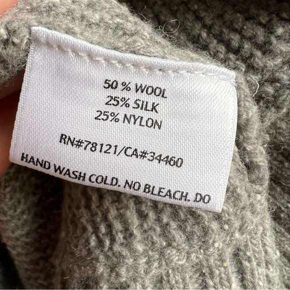 Eileen Fisher Women’s Wool Silk Nylon Blend Vneck Short Sleeve Sweater, Medium - Picture 7 of 10